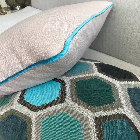 Square Off White Pillow Cover with Blue Piping 22" x 22" - Picture 1 of 2